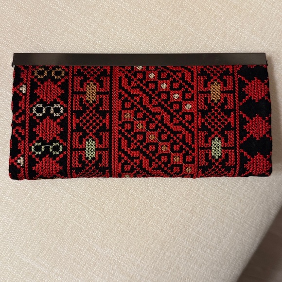 Tatreez Embroidered Clutch - Picture 4 of 5